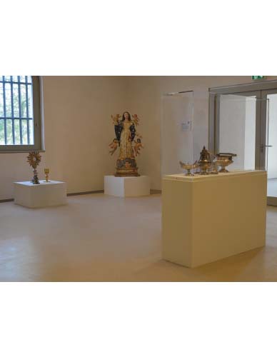 Socle et vitrine Plexiglas®
