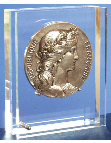 Support de médaille, monnaie et porte-décoration