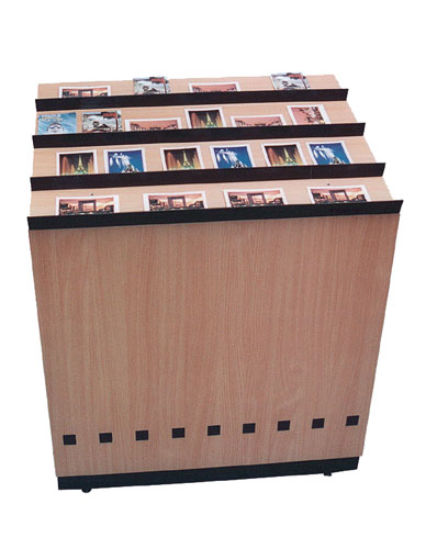 Meuble comptoir incliné pour cartes-postales Promuseum