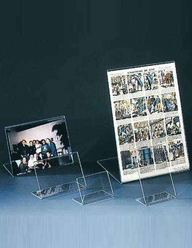 Support incliné en Plexiglas pour document